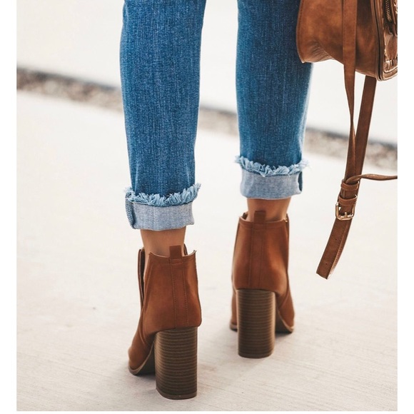 Qupid Open Toe Chunky Heel Tassel Booties